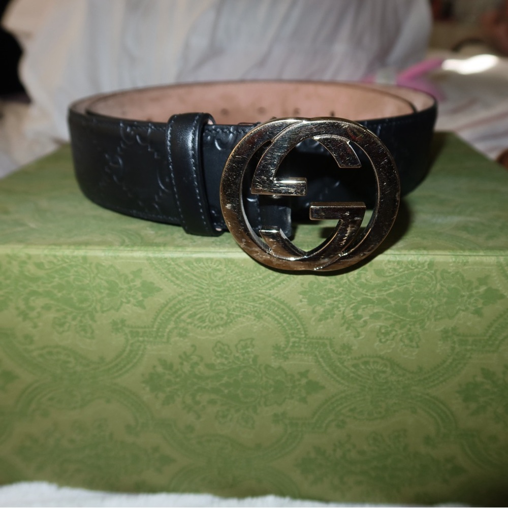 Gucci Black Leather Bag with Iconic Design